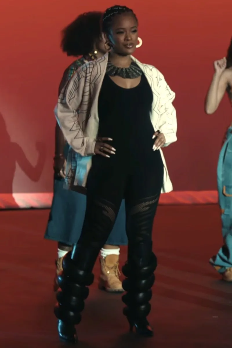 MWORLD, worn by Deborah · Ep. 7
